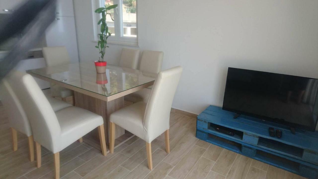 Apartment Adam Zavalatica Buitenkant foto